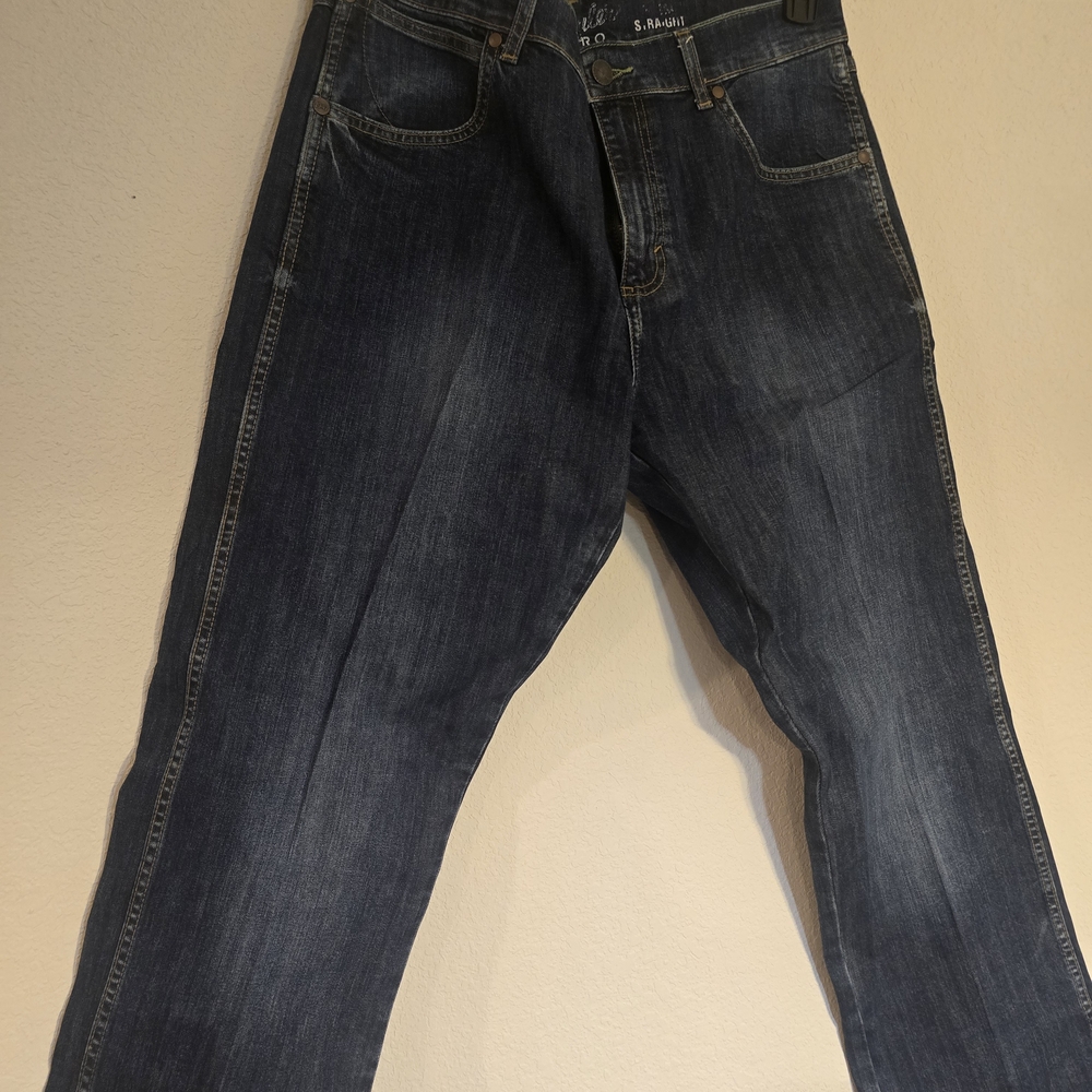 Wrangler Men's Relaxed Fit Jeans in Deep Blue